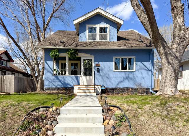 Property at 121 King St W, Saint Paul, MN 55107, 3 beds, 2 baths
