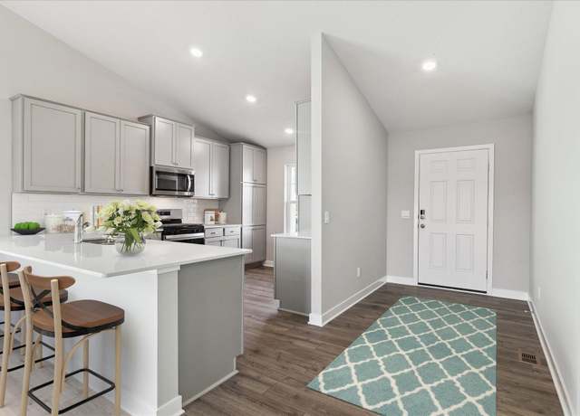 Property at 1695 Denali Dr, Shakopee, MN 55379, 4 beds, 3 baths