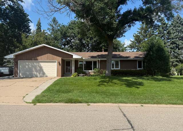 Property at 1980 Tioga Blvd, New Brighton, MN 55112, 4 beds, 3 baths