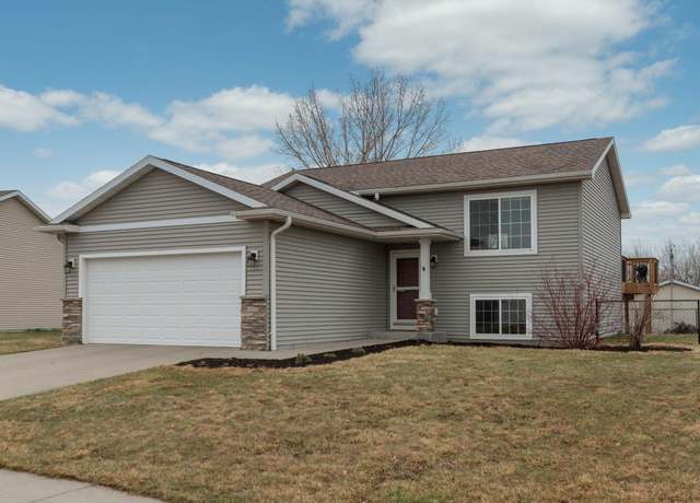 Property at 3858 Mcintosh Dr NW, Rochester, MN 55901, 3 beds, 2 baths