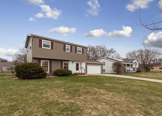 Property at 762 Paris Pl, Owatonna, MN 55060, 3 beds, 2 baths