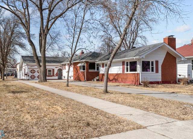 Property at 401 9th St N, Wahpeton, ND 58075, 3 beds, 3 baths
