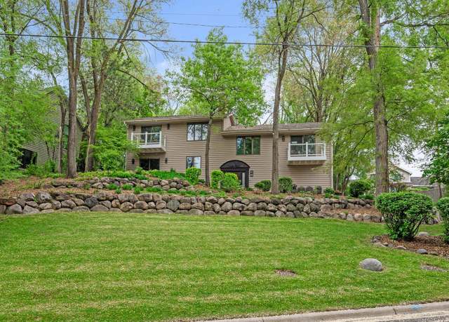 Property at 5401 Mount Normandale Dr, Bloomington, MN 55437, 3 beds, 3 baths