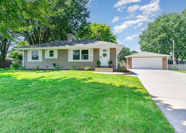 Property at 14549 Danbury Ave W, Rosemount, MN 55068, 3 beds, 2 baths