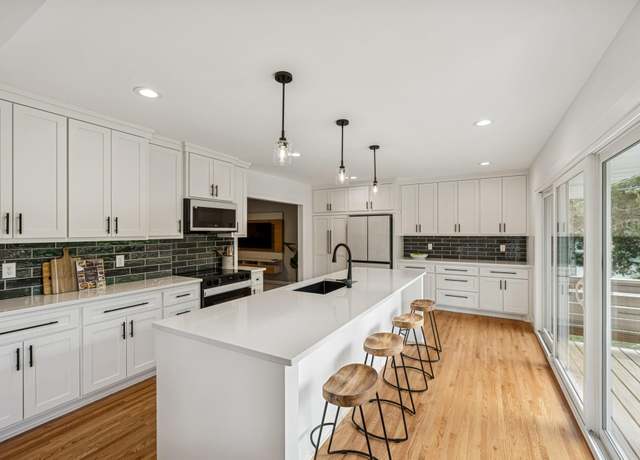 Property at 8007 Virginia Cir N, Saint Louis Park, MN 55426, 4 beds, 3 baths