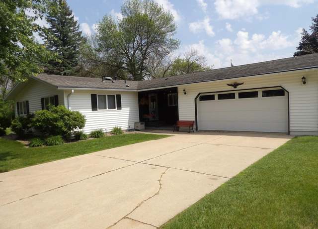 Property at 1900 10th Pl NE, Austin, MN 55912, 3 beds, 3 baths