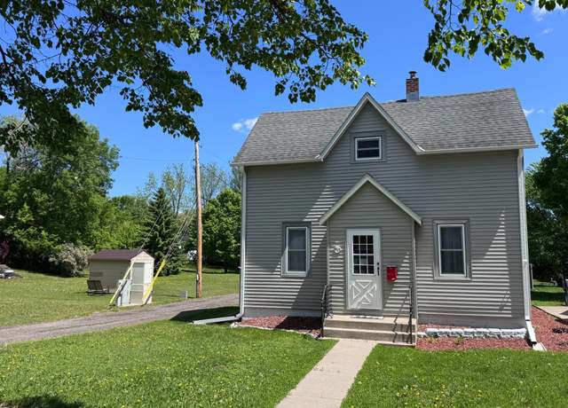 Property at 915 S Union Ave, Fergus Falls, MN 56537, 3 beds, 1 bath