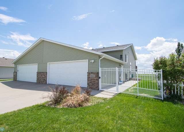 Property at 4814 51st Ave S, Fargo, ND 58104, 3 beds, 2 baths