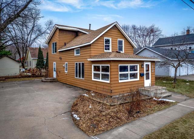 Property at 152 State St S, Bayport, MN 55003, 4 beds, 2 baths