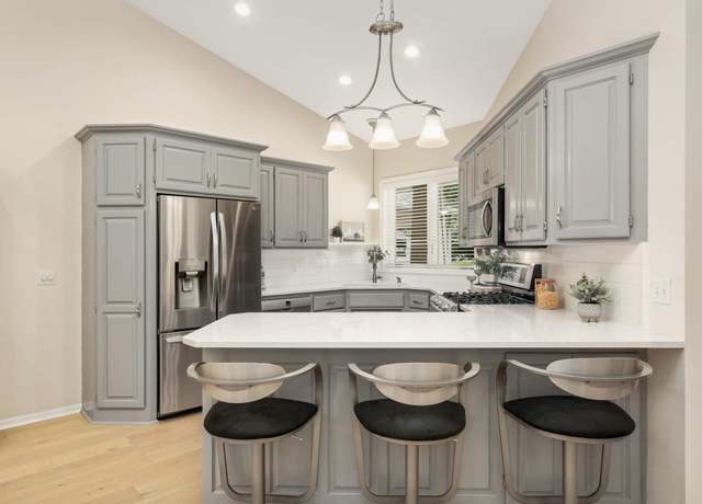 Property at 9260 Blackoaks Ct N, Maple Grove, MN 55311, 2 beds, 3 baths