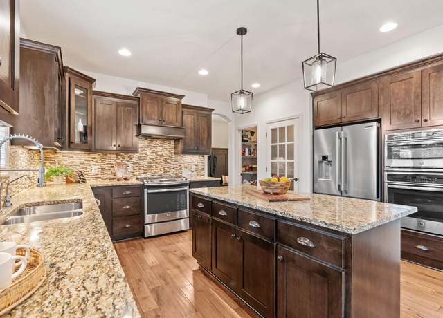 Property at 19325 Huntington Ave, Lakeville, MN 55044, 5 beds, 5 baths