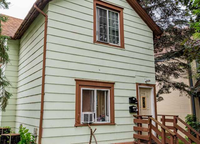 Property at 668 York Ave, Saint Paul, MN 55106, 5 beds, 2 baths
