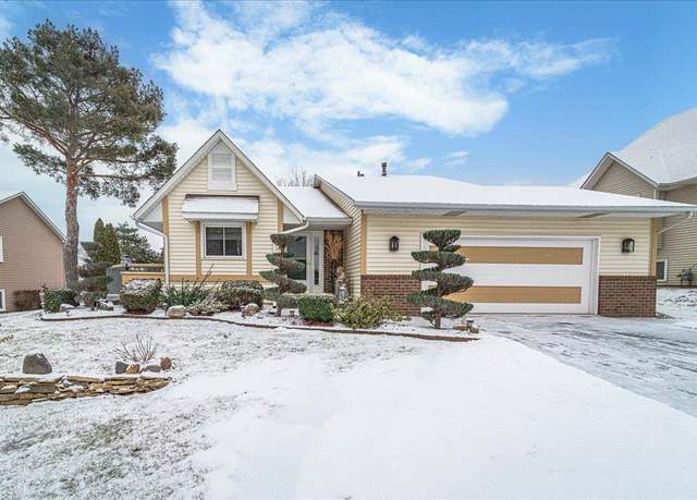 Property at 15720 Hallmark Path, Apple Valley, MN 55124, 3 beds, 2 baths