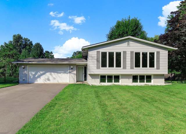 Property at 455 Black Oaks Ln N, Plymouth, MN 55447, 4 beds, 2 baths