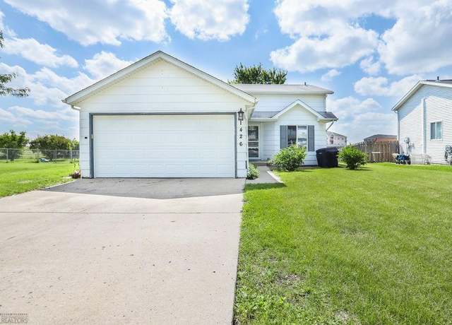 Property at 1426 11th St W, West Fargo, ND 58078, 3 beds, 2 baths
