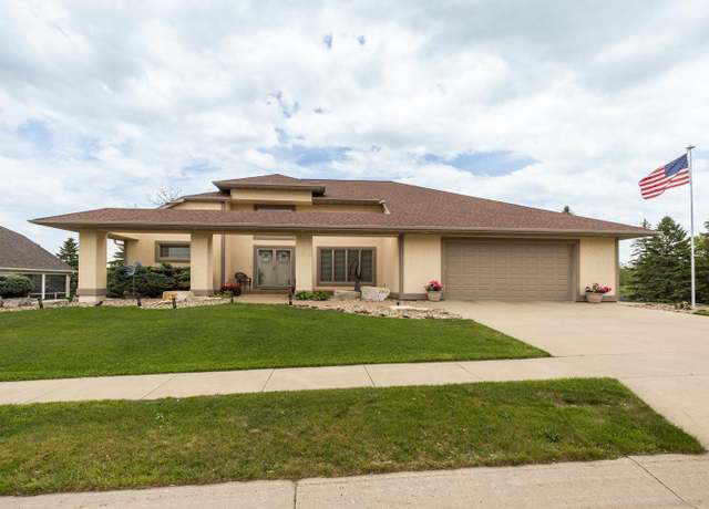 Property at 2592 Aspen Pl SW, Rochester, MN 55902, 3 beds, 3 baths
