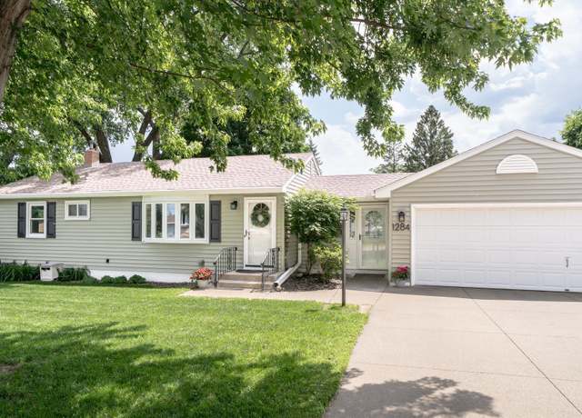 Property at 1284 Lealand Rd E, Maplewood, MN 55109, 3 beds, 2 baths