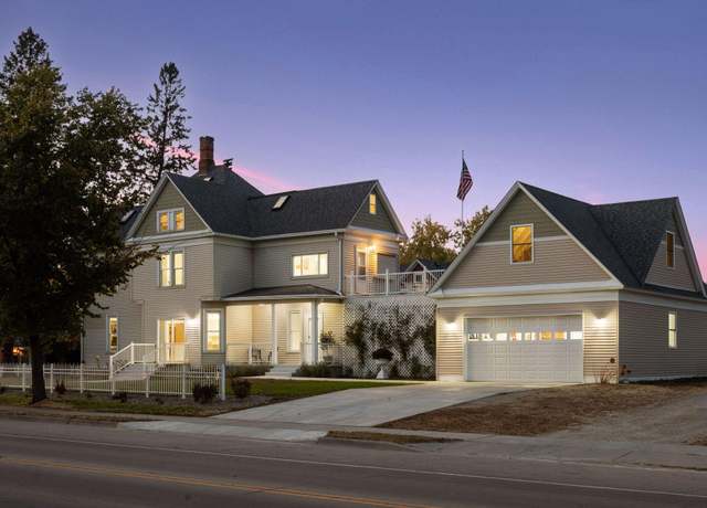 Property at 917 Division St S, Northfield, MN 55057, 5 beds, 3 baths