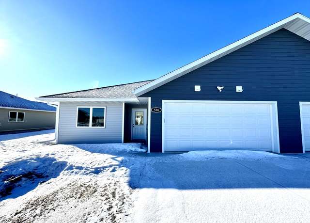 Property at 514 Garfield St SE, Warroad, MN 56763, 2 beds, 2 baths