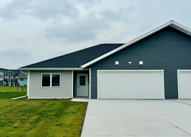 Property at 514 Garfield St SE, Warroad, MN 56763, 2 beds, 2 baths