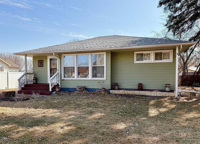 Property at 314 Kneale Ave S, Thief River Falls, MN 56701, 3 beds, 2 baths