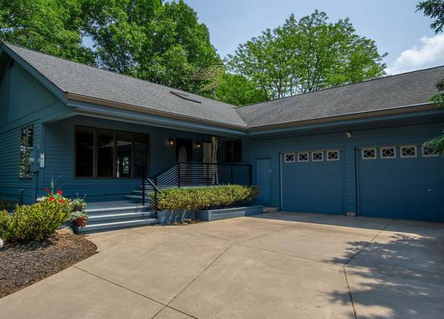 Property at 631 Grandview Ct, Menomonie, WI 54751, 3 beds, 3 baths