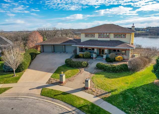 Property at 2056 Scenic View Ln SW, Rochester, MN 55902, 4 beds, 4 baths