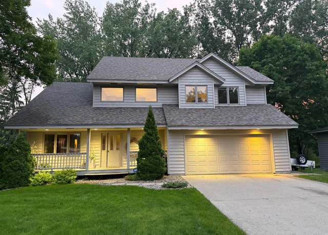 Property at 145 Valley View Pl, Owatonna, MN 55060, 4 beds, 4 baths
