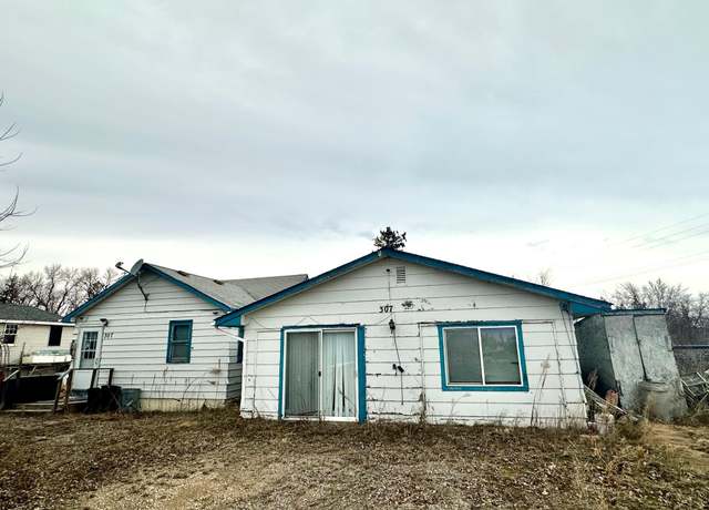Property at 307 Lincoln St SE, Warroad, MN 56763, 2 beds, 1 bath