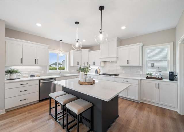 Property at 5337 177th St W, Lakeville, MN 55044, 5 beds, 4 baths