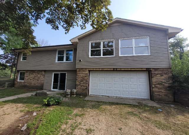 Property at 9575 Woodhill Blvd, Lakeville, MN 55044, 4 beds, 2 baths