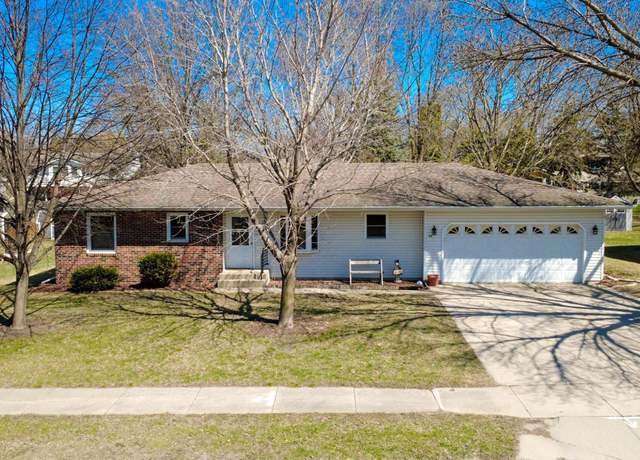 Property at 409 Stoney Point Rd SW, Hutchinson, MN 55350, 3 beds, 3 baths