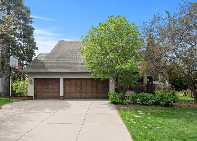 Property at 478 Carol Dr, Vadnais Heights, MN 55127, 4 beds, 2 baths