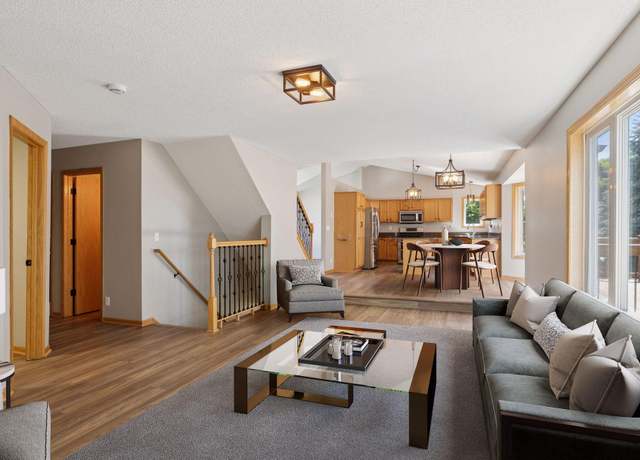 Property at 3936 Homestead Dr, Woodbury, MN 55125, 5 beds, 4 baths