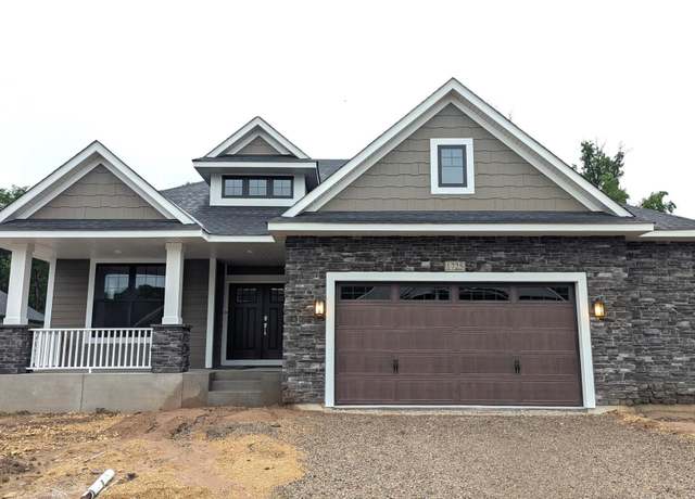 Property at 1725 Royal Blvd N, Lake Elmo, MN 55042, 3 beds, 3 baths