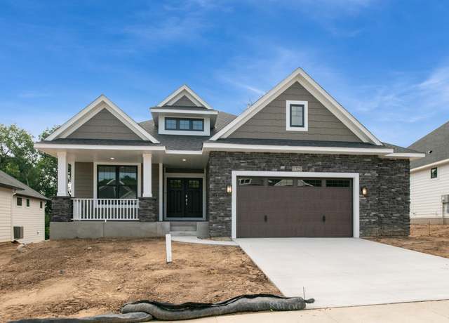 Property at 1725 Royal Blvd N, Lake Elmo, MN 55042, 3 beds, 3 baths