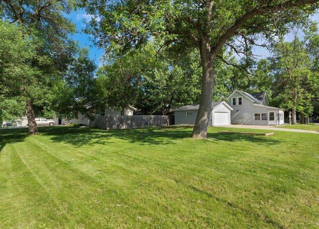Property at 1220 Campbell Ave NW, Willmar, MN 56201, 3 beds, 2 baths