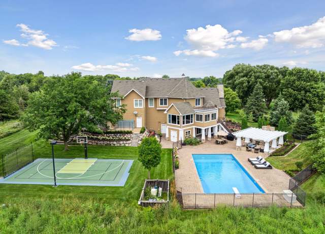 Property at 4640 Mcdonald Dr N, Baytown Twp, MN 55082, 5 beds, 5 baths