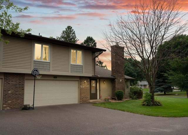 Property at 9516 Kingsview Ln N, Maple Grove, MN 55369, 2 beds, 1 bath