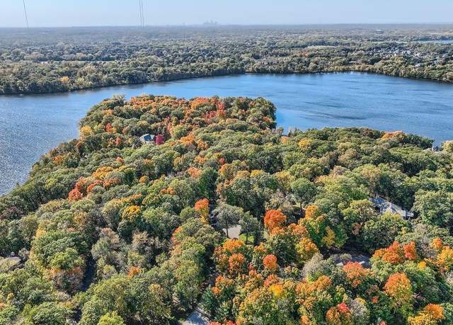 Property at 4 W Bay Ln, North Oaks, MN 55127, 6 beds, 10 baths