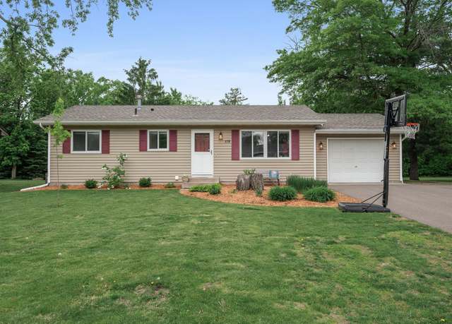 Property at 115 Woodland Dr, Princeton, MN 55371, 4 beds, 3 baths