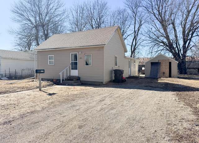 Property at 1211 Virginia Ave, Worthington, MN 56187, 3 beds, 1 bath