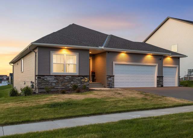 Property at 7107 184th St W, Lakeville, MN 55044, 4 beds, 3 baths
