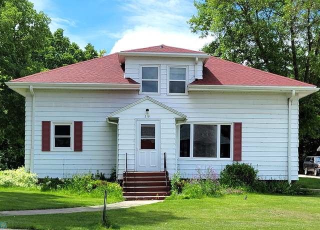 Property at 215 3rd St NE, Hillsboro, ND 58045, 4 beds, 2 baths