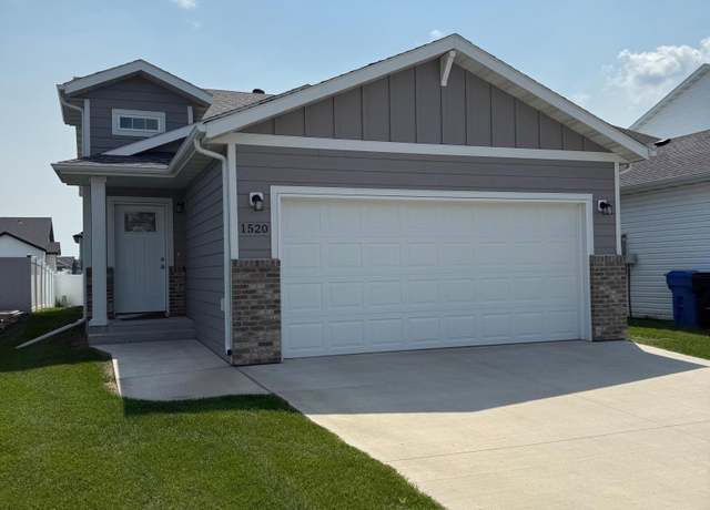 Property at 1520 67th Ave S, Fargo, ND 58104, 4 beds, 2 baths