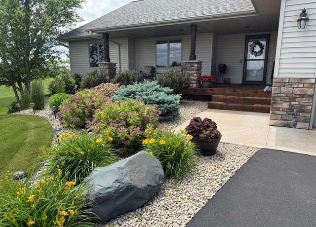 Property at 1532 96th St, New Richmond, WI 54017, 4 beds, 4 baths