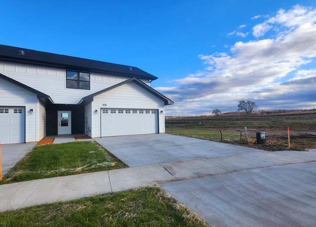 Property at 821 Viburnum St, Belle Plaine, MN 56011, 3 beds, 3 baths