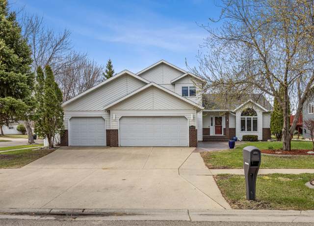 Property at 1601 Birchwood Dr, West Fargo, ND 58078, 5 beds, 4 baths