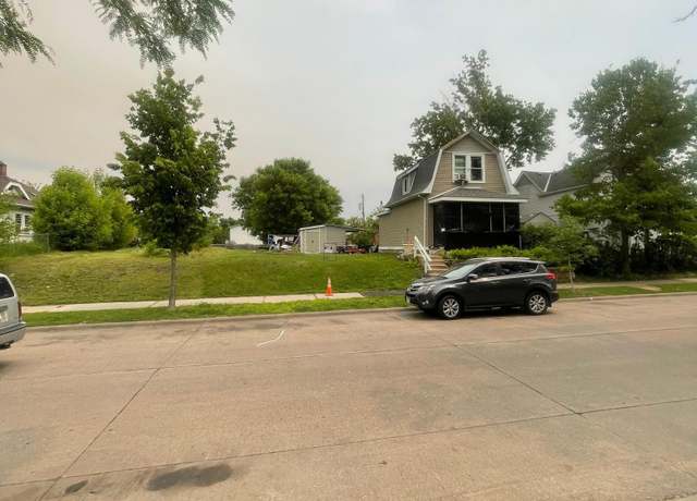 Property at 2604 Oliver Ave N, Minneapolis, MN 55411, 2 beds, 1 bath