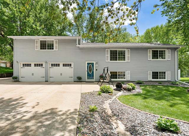 Property at 1015 16th St SW, Owatonna, MN 55060, 5 beds, 2 baths